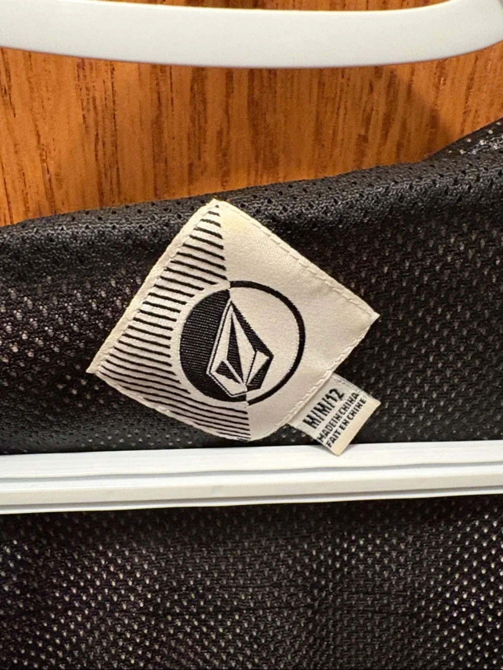 VOLCOM lightweight jacket - Picture 4 of 4